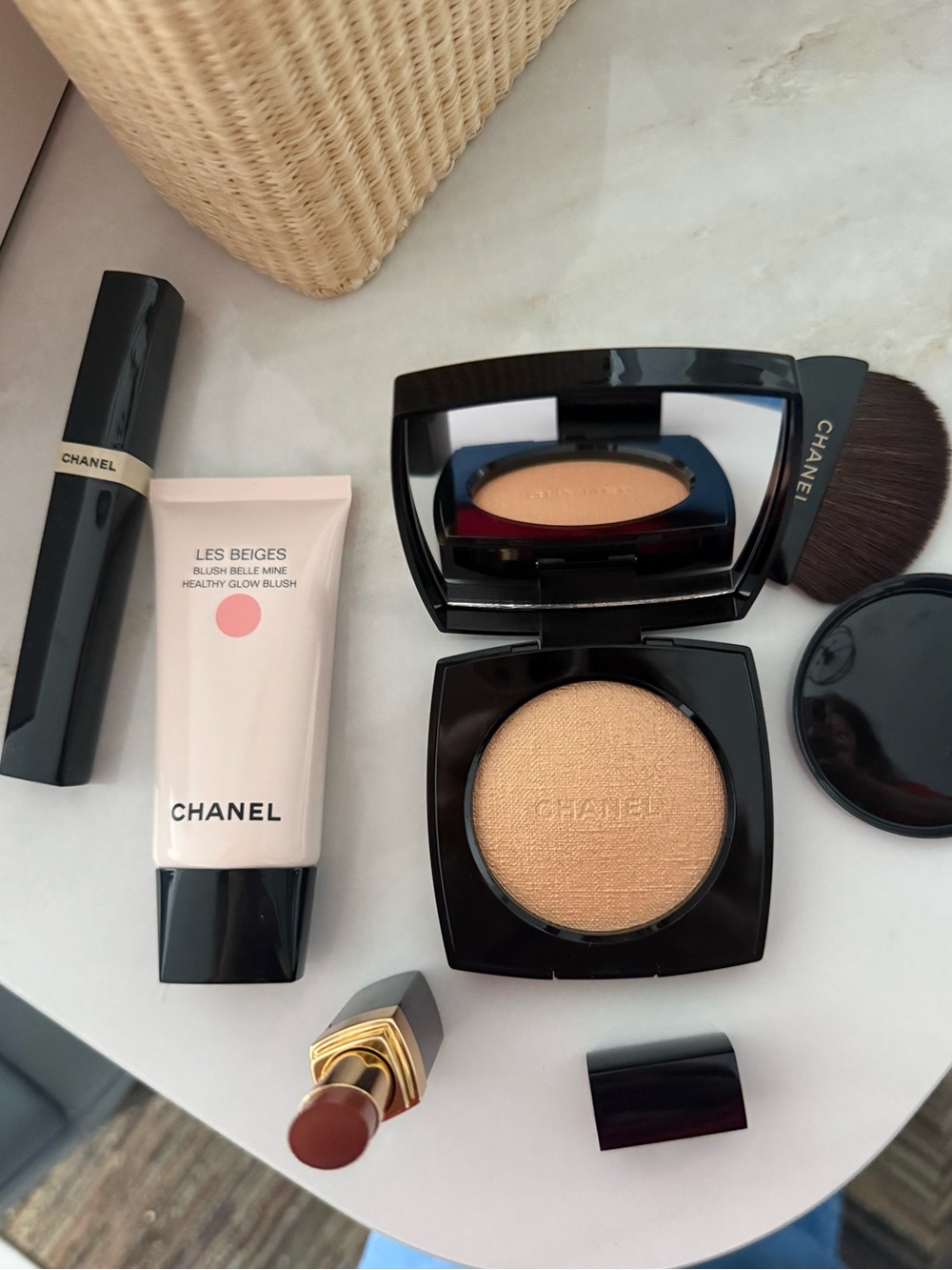 CHANEL  LES BEIGES
Summer Essentials, Limited Edition - Picture 5 of 7